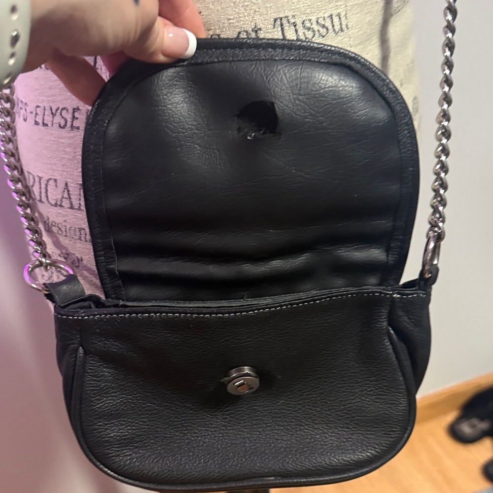 Harley Davidson Black Studded Crossbody Bag - Picture 4 of 8